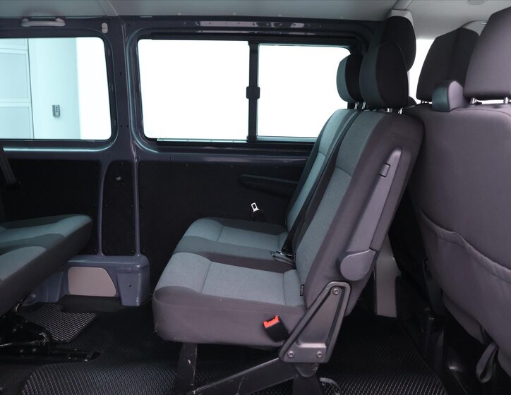 Volkswagen Transporter Kombi 2,0 l 110 kw