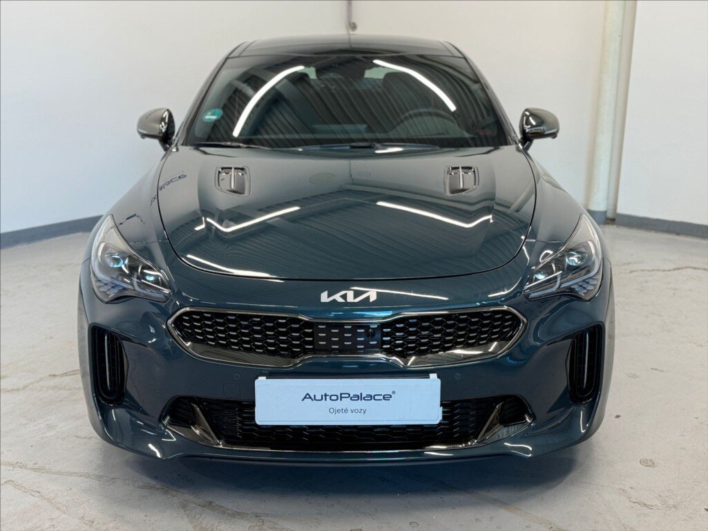 KIA Stinger Liftback 3,3 l 269 kw