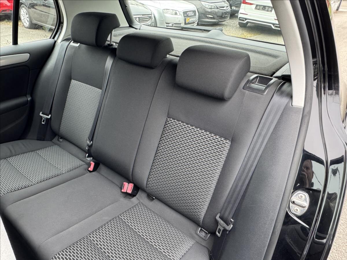 Volkswagen Golf Hatchback 1,6 l 77 kw