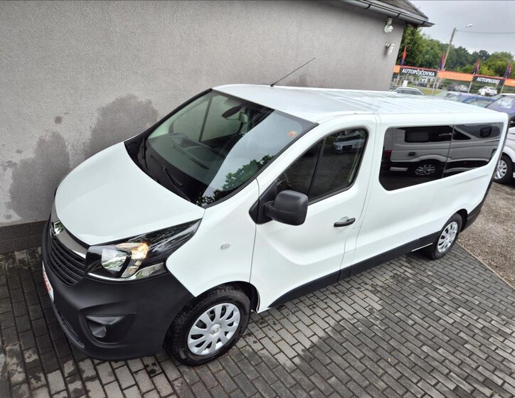 Opel Vivaro 2