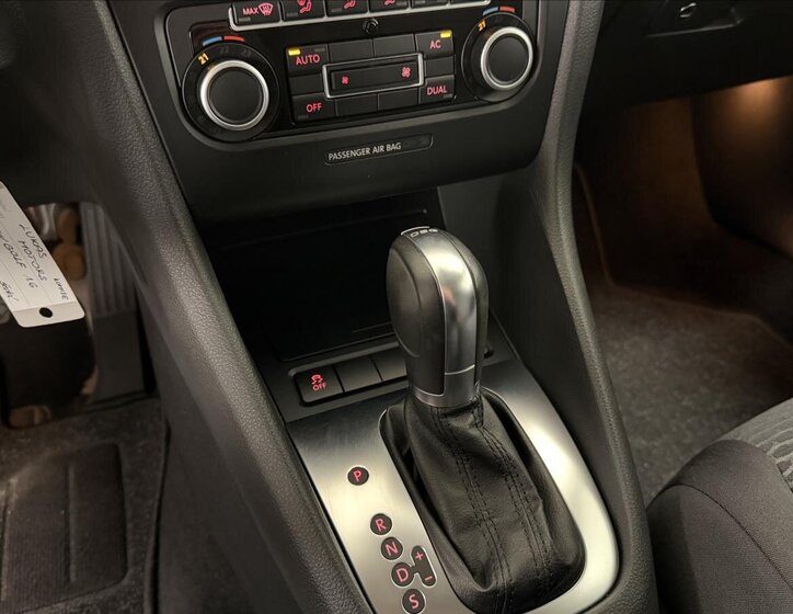 Volkswagen Golf Kombi 1,6 l 77 kw