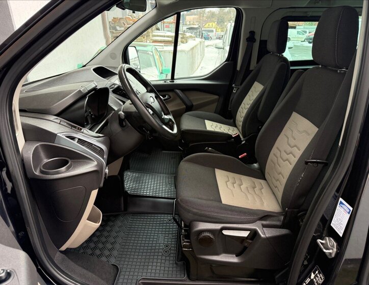 Ford Tourneo Custom MPV 2,2 l 92 kw