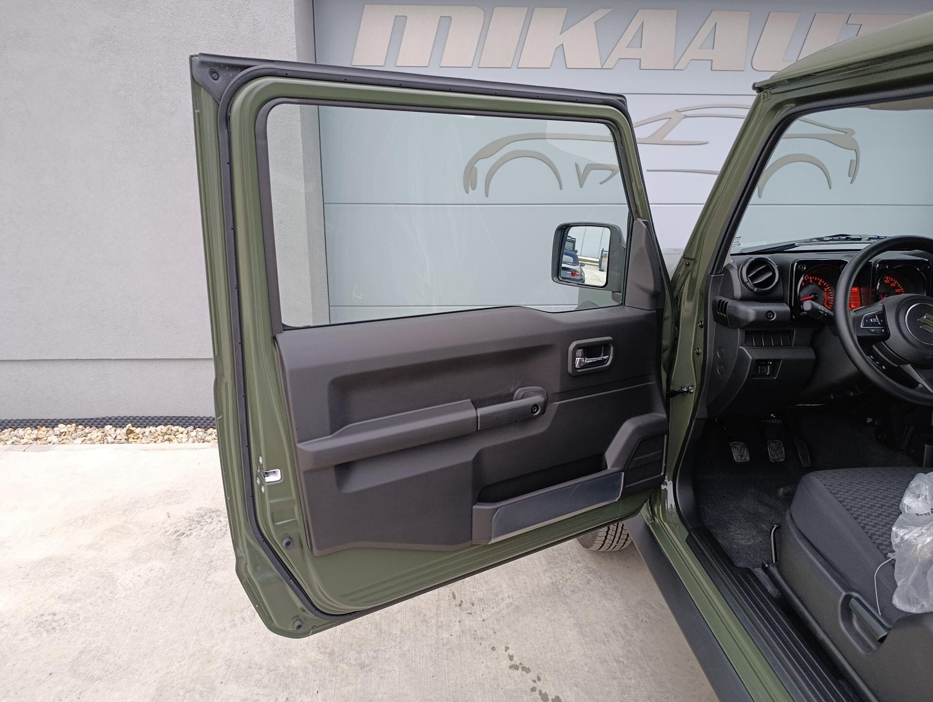 Suzuki Jimny SUV 1,5 l 75 kw