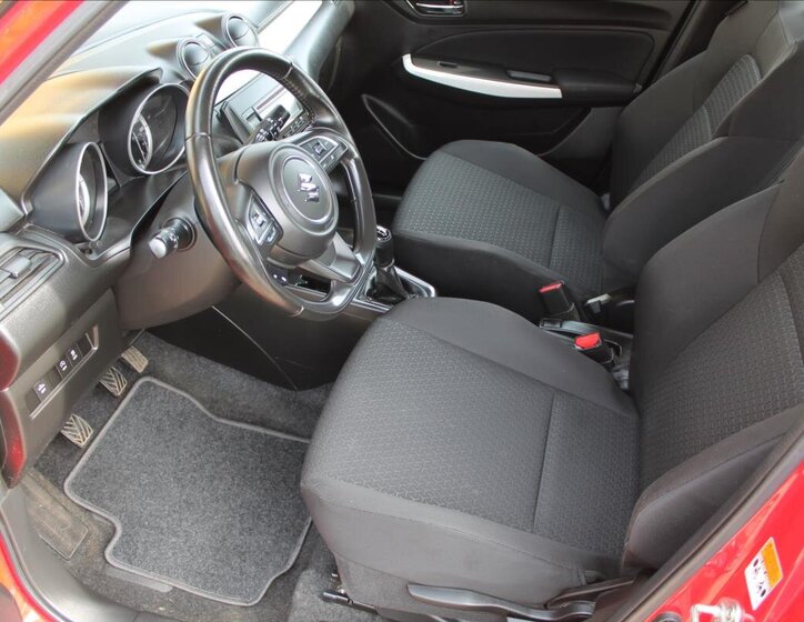 Suzuki Swift Hatchback 1,2 l 61 kw