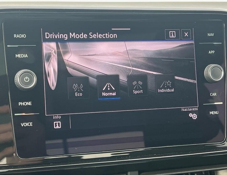 Volkswagen T-Roc SUV 1,5 l 110 kw