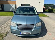 Chrysler Town & Country 16
