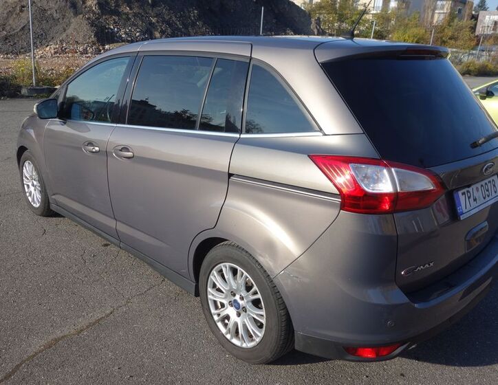 Ford Grand C-MAX 6