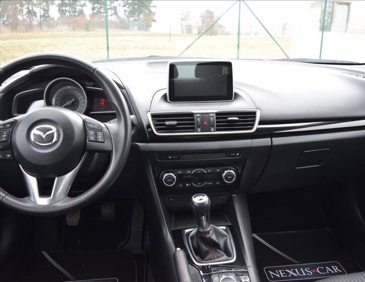 Mazda 3 Sedan 1,5 l 74 kw