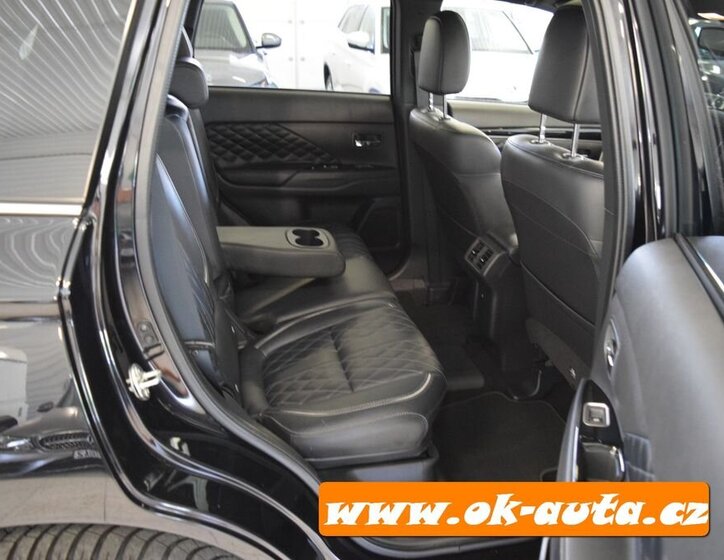Mitsubishi Outlander SUV 0,0 0