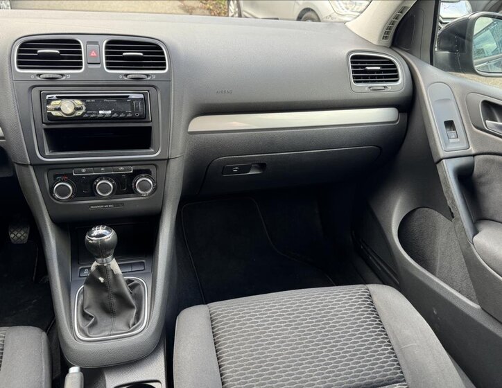 Volkswagen Golf Hatchback 1,6 l 77 kw