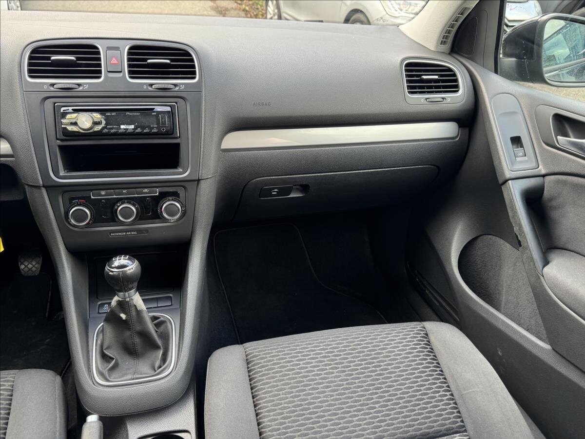 Volkswagen Golf Hatchback 1,6 l 77 kw