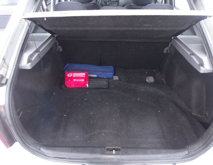 Hyundai Elantra Sedan 1,6 l 77 kw