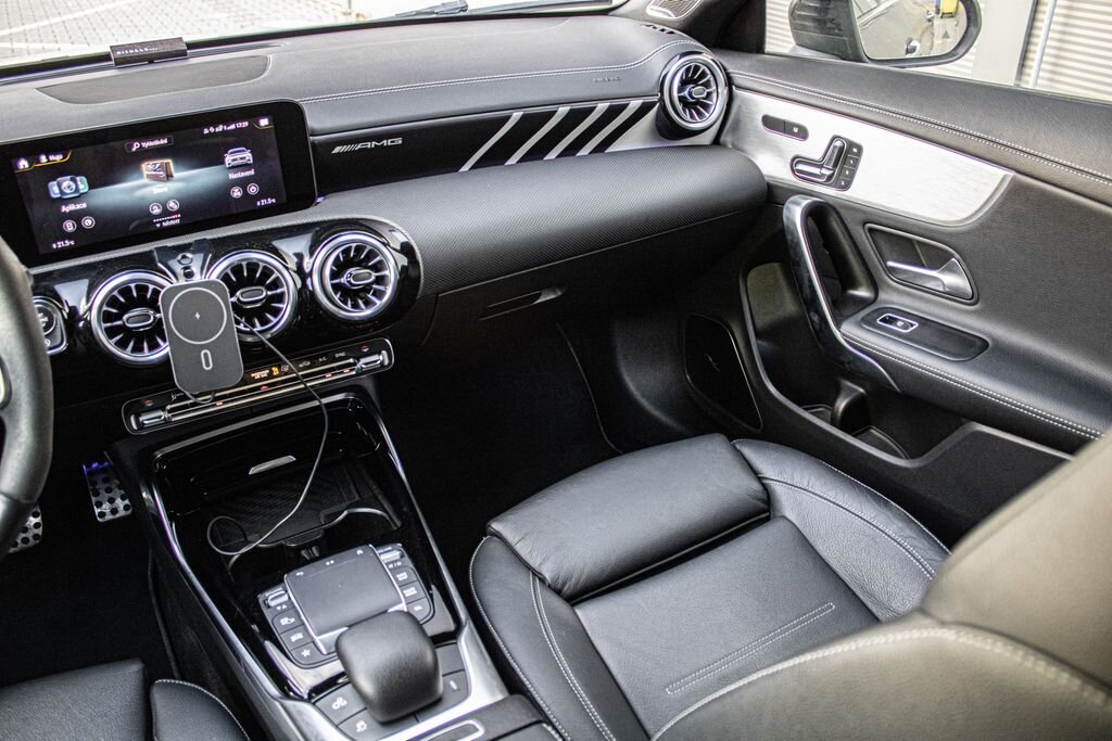 Mercedes-Benz CLA Kombi 2,0 l 321 kw