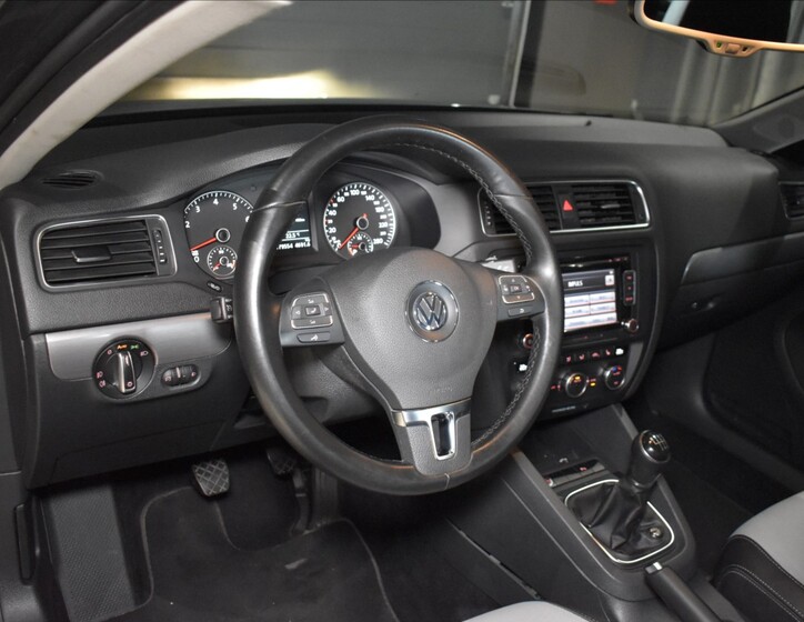 Volkswagen Jetta 11