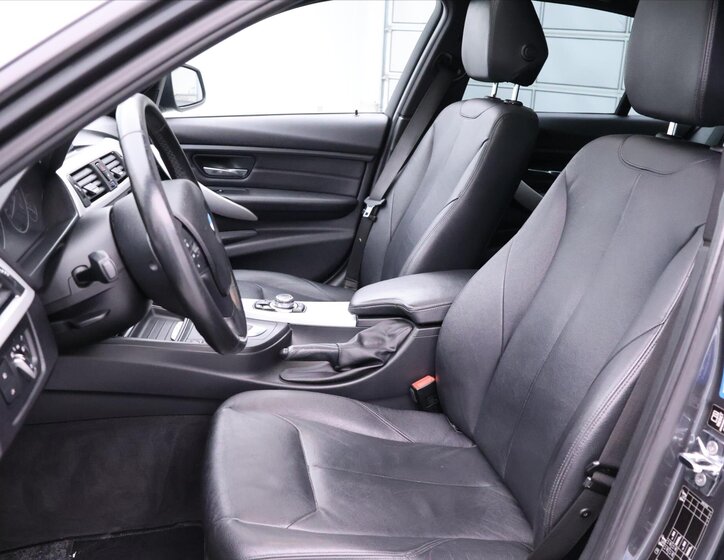 BMW Řada 3 Sedan 2,0 l 120 kw