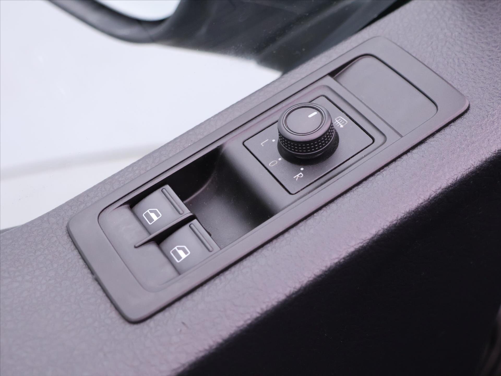 Volkswagen Transporter Skříň 2,0 l 75 kw