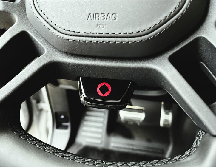 Land Rover Defender SUV / Terénní 4,4 l 467 kw