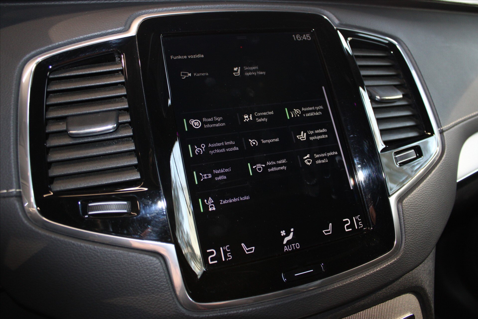 Volvo XC90 SUV / Terénní 2,0 l 173 kw