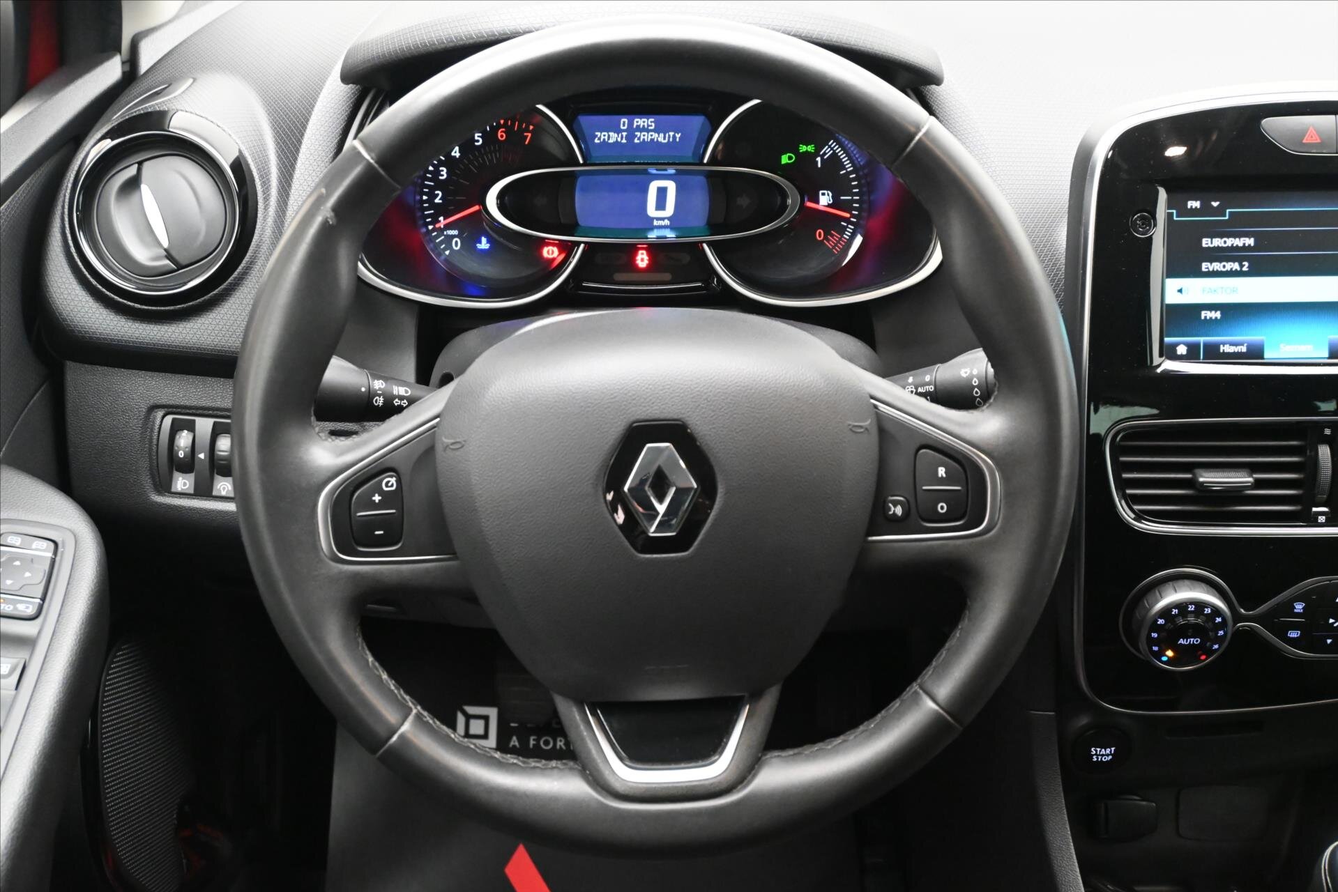 Renault Clio Hatchback 898,0 66 kw