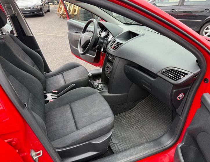 Peugeot 207 9