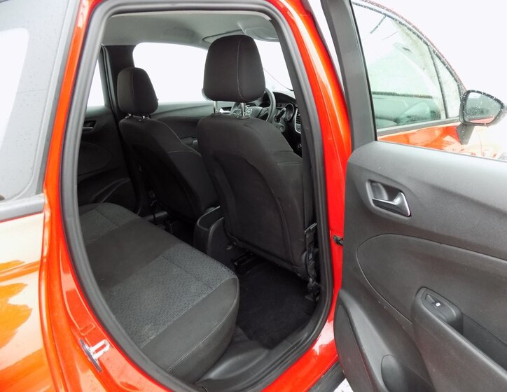 Opel Crossland X SUV 1,2 l 60 kw