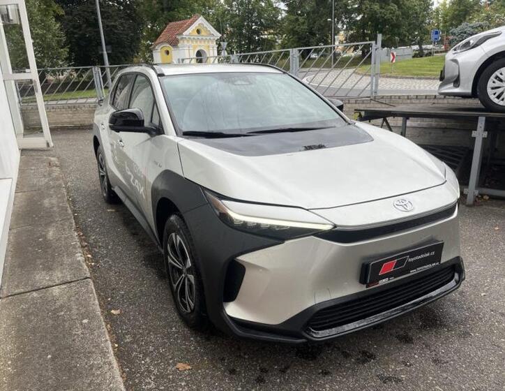 Toyota bZ4X 7