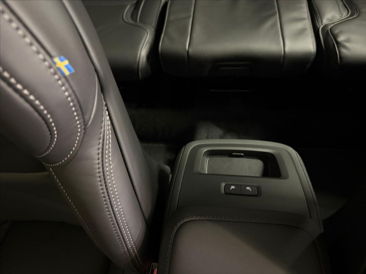 Volvo XC90 SUV / Terénní 2,0 l 184 kw