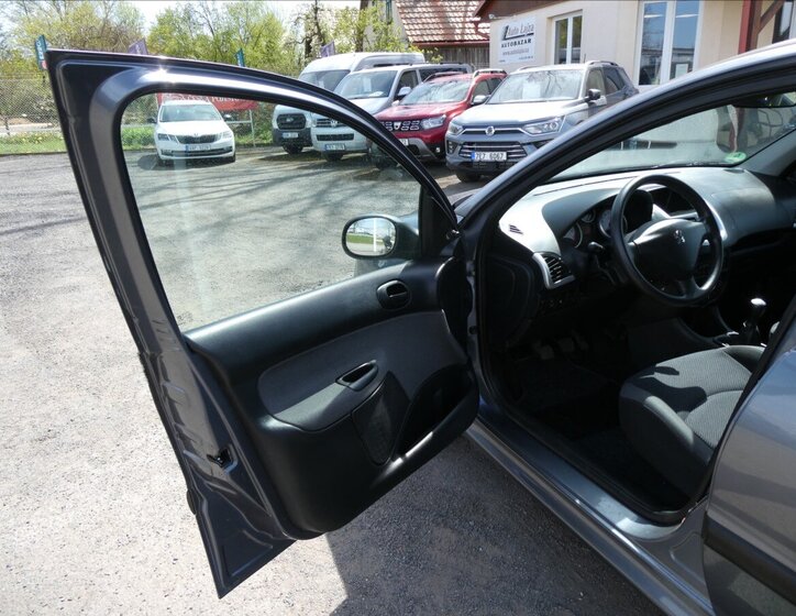 Peugeot 206 Hatchback 1,4 l 54 kw
