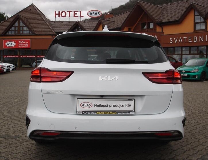 KIA Ceed 8