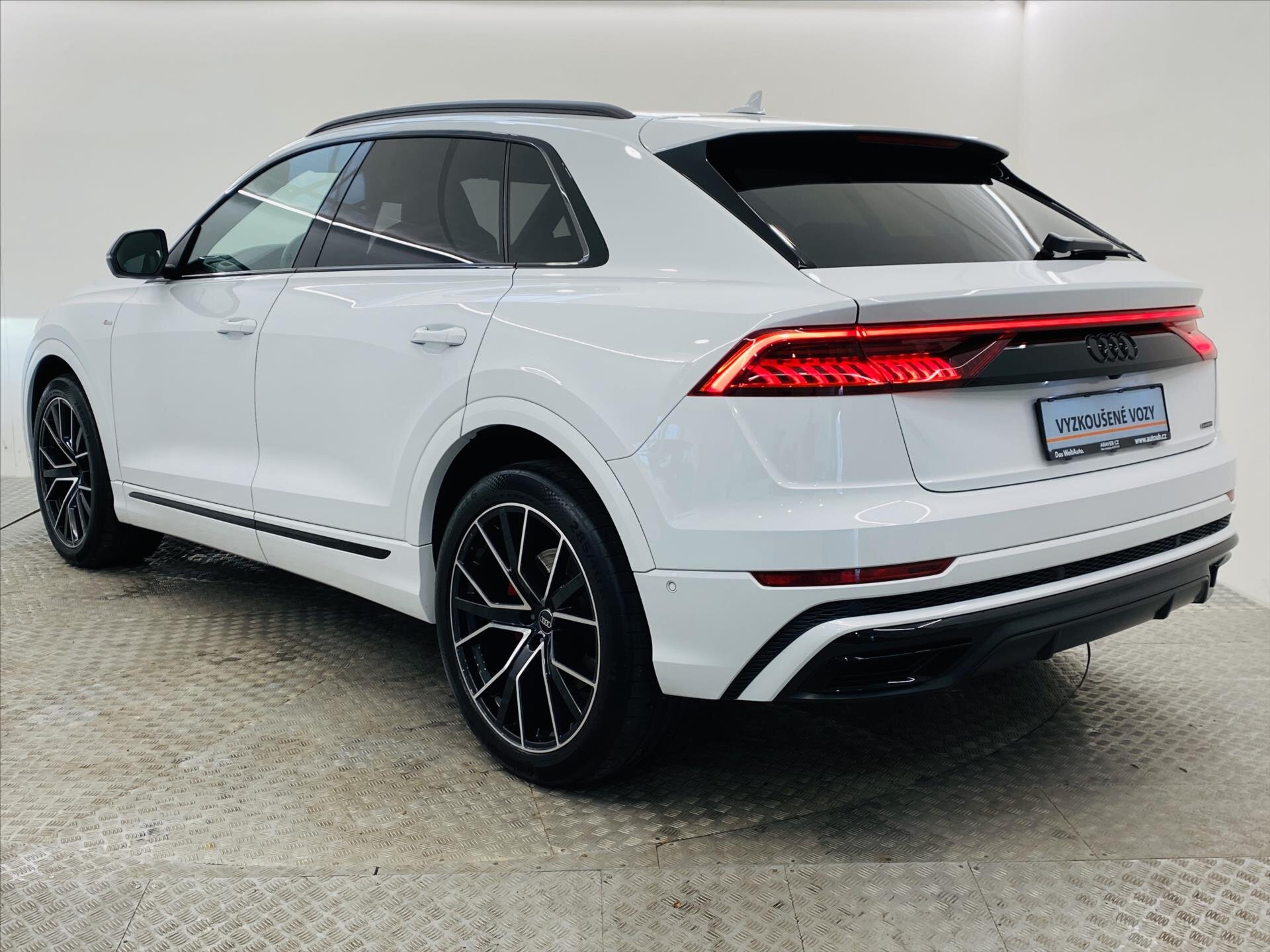 Audi Q8 SUV / Terénní 3,0 l 210 kw