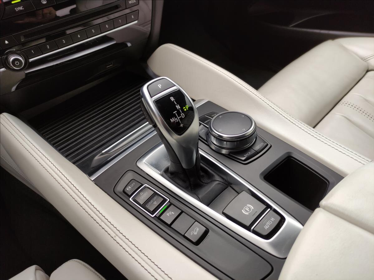 BMW X6 SUV 3,0 l 230 kw