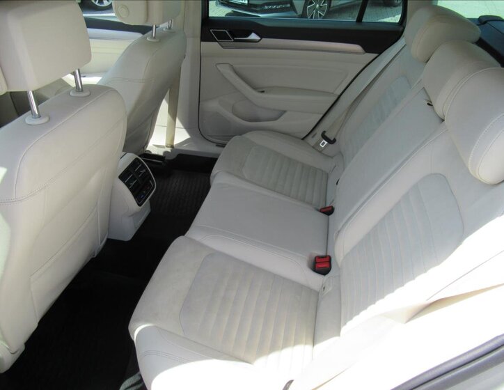 Volkswagen Passat Kombi 2,0 l 140 kw