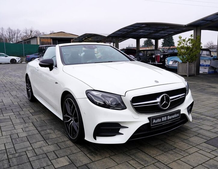 Mercedes-Benz Třídy E 12