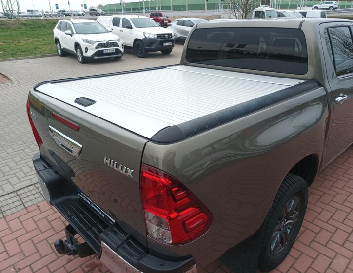 Toyota Hilux Pick-up 2,4 l 110 kw