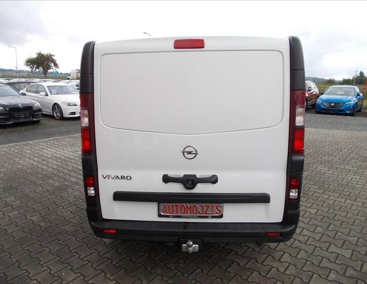 Opel Vivaro 8