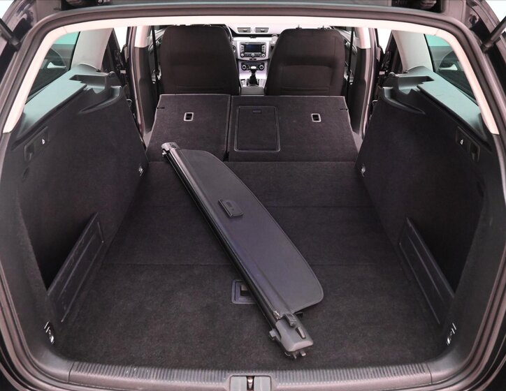 Volkswagen Passat Kombi 1,6 l 77 kw