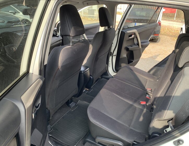 Toyota RAV4 SUV / Terénní 2,2 l 110 kw