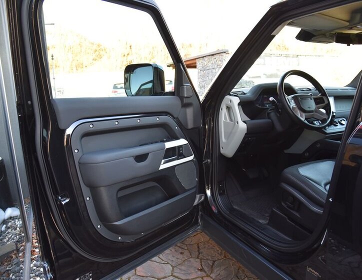 Land Rover Defender SUV 3,0 l 183 kw