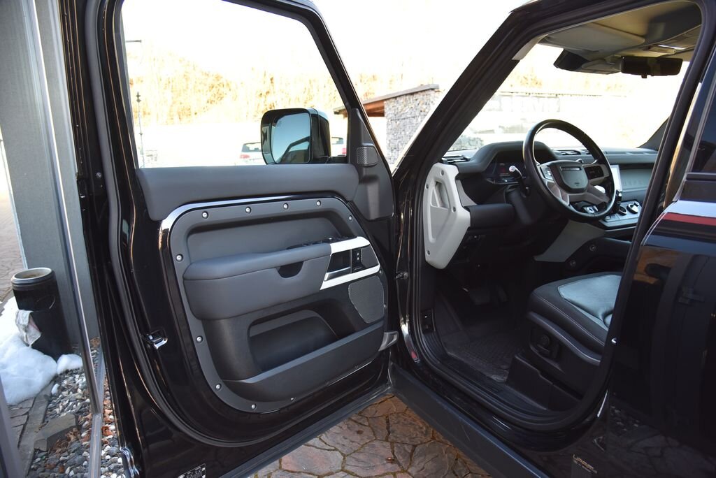 Land Rover Defender SUV 3,0 l 183 kw