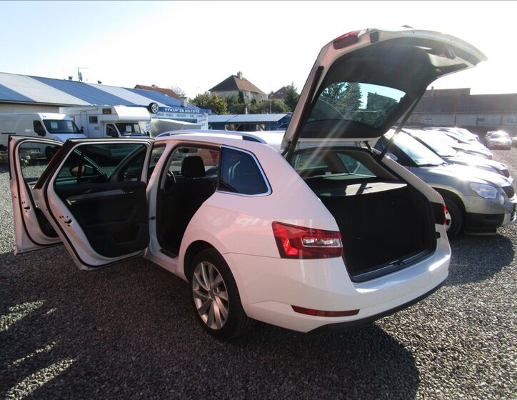 Škoda Superb Kombi 1,8 l 132 kw