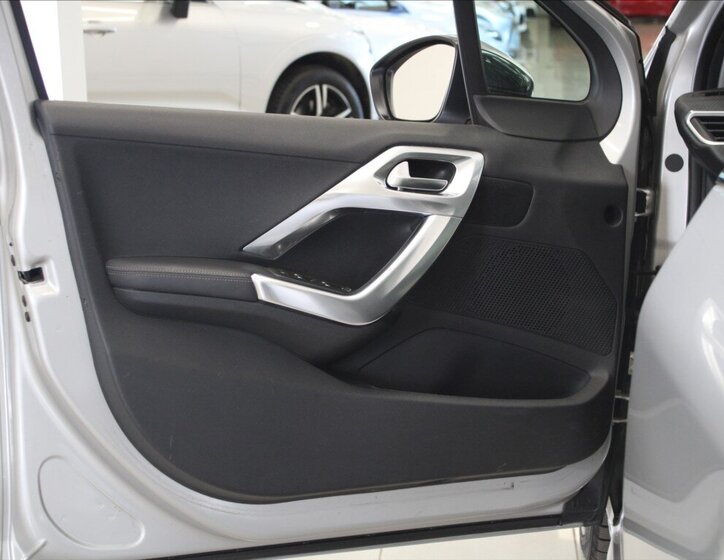 Peugeot 208 Hatchback 1,2 l 81 kw