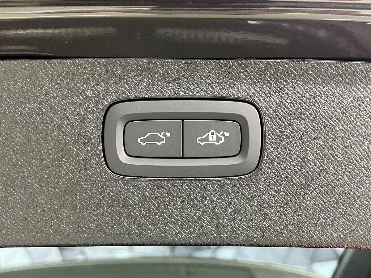 Volvo XC90 SUV / Terénní 2,0 l 184 kw