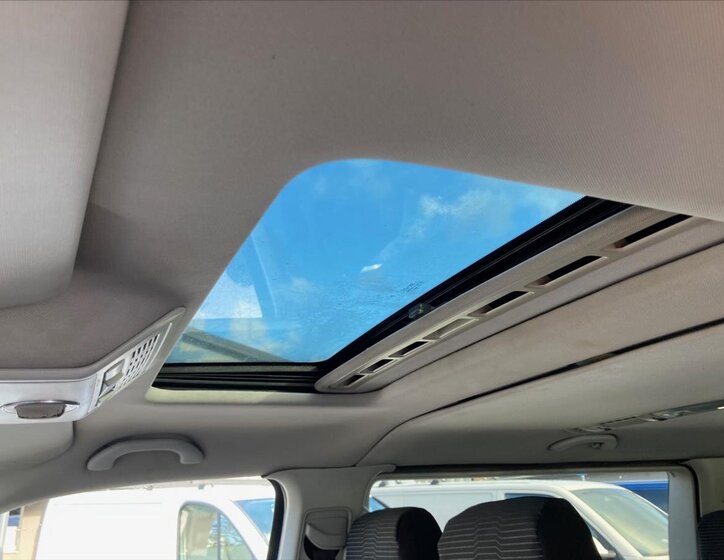 Volkswagen Caravelle 4