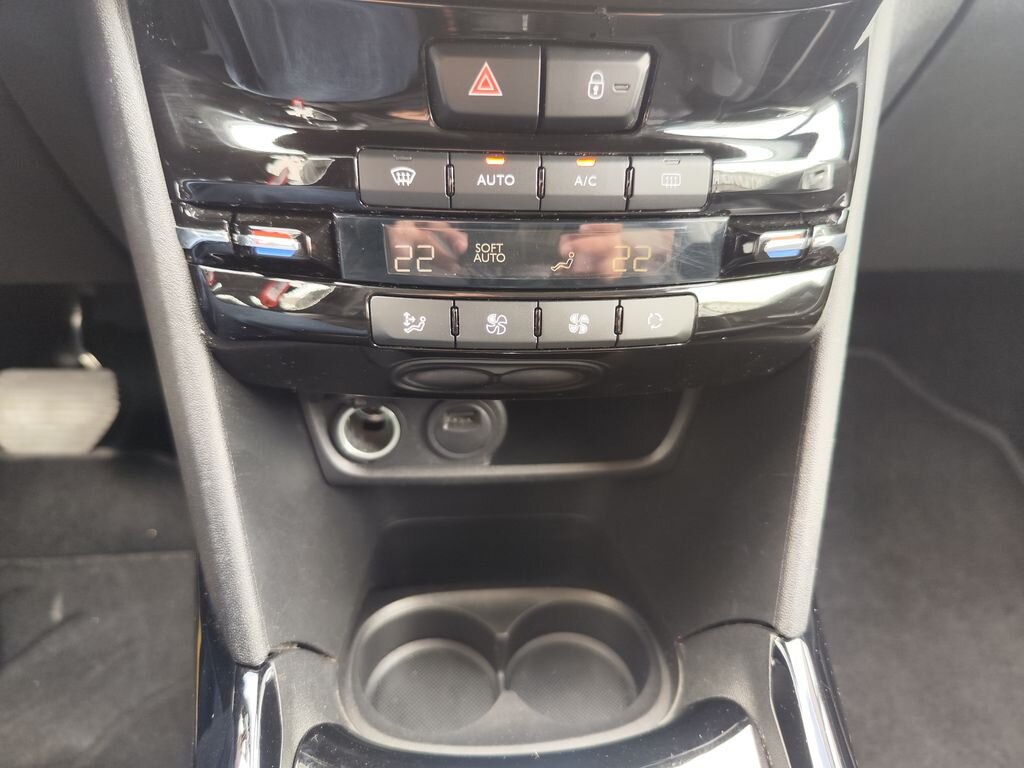 Peugeot 2008 SUV / Terénní 1,2 l 81 kw