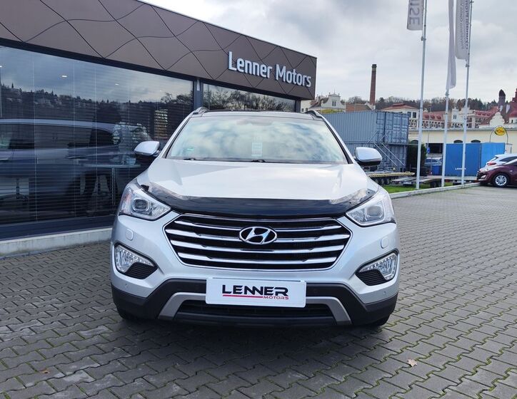 Hyundai Grand Santa Fe 2