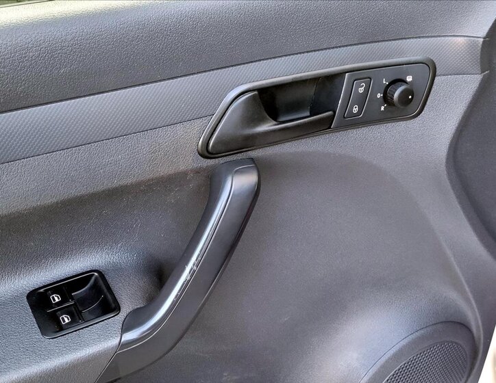 Volkswagen Caddy Skříň 1,6 l 75 kw