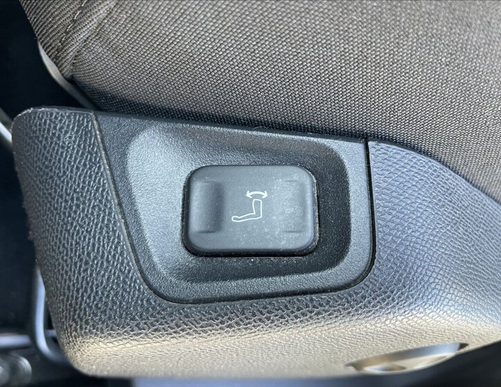 DS Automobiles DS7 Crossback Kombi 2,0 l 130 kw