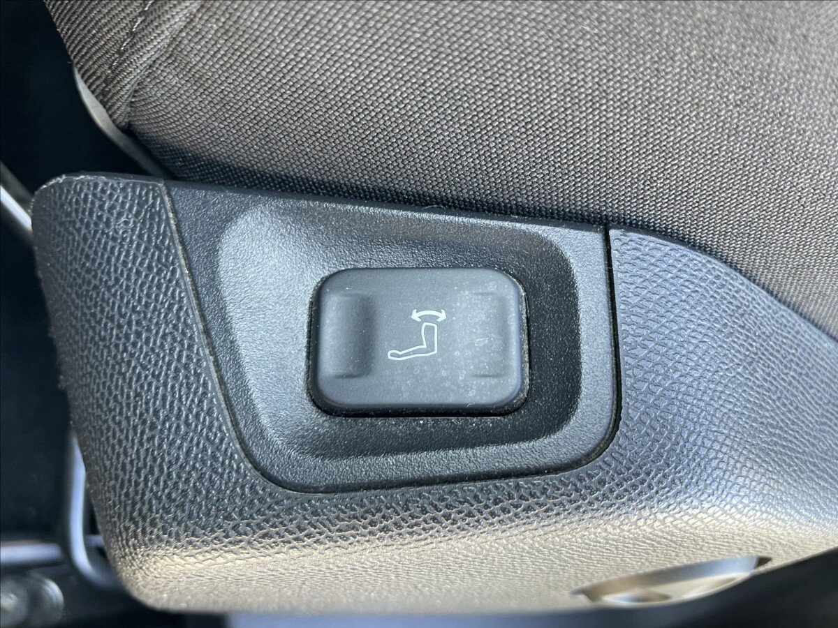 DS Automobiles DS7 Crossback Kombi 2,0 l 130 kw