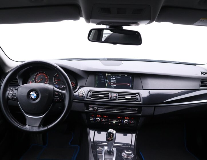BMW Řada 5 30