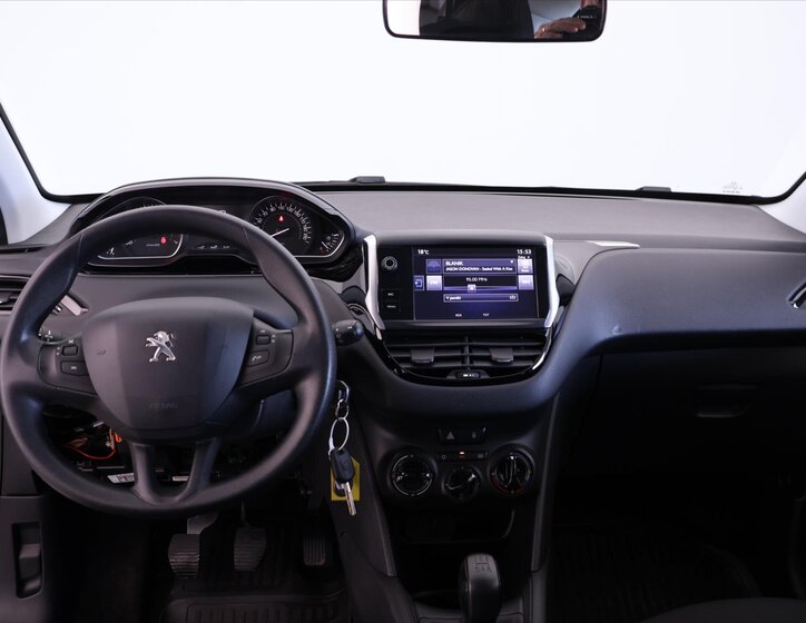 Peugeot 208 Hatchback 1,2 l 60 kw